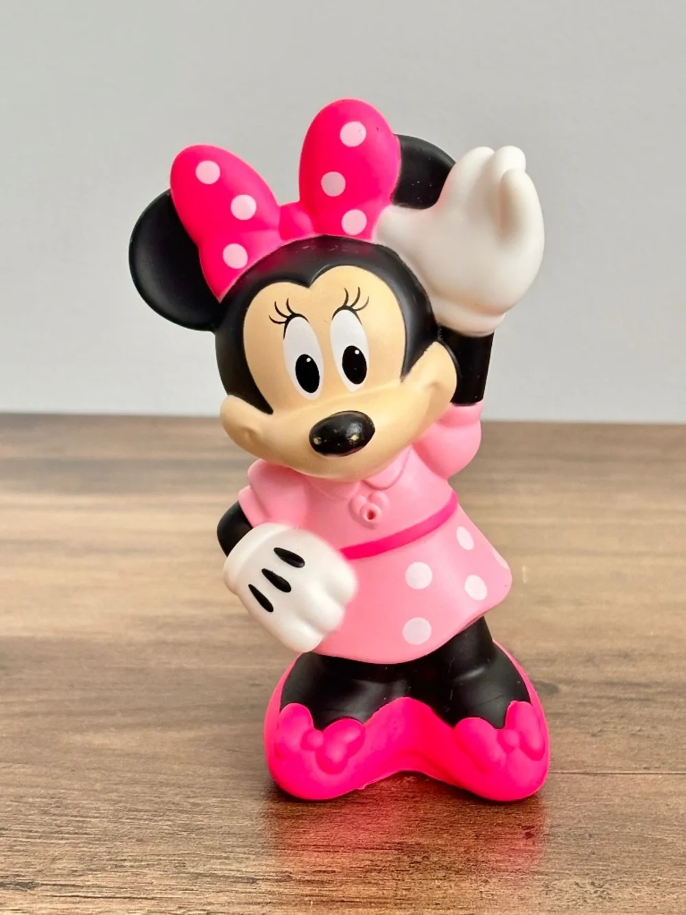 Disney Jr Minnie Mouse Waving Bath Toy Water Squirter Figure Cake Topper Pink